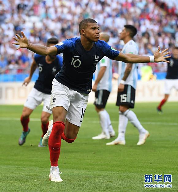 2025欧洲金童奖颁奖典礼：杜埃获得2025年金童奖（2025欧洲金童奖花落杜埃 颁奖典礼隆重举行）