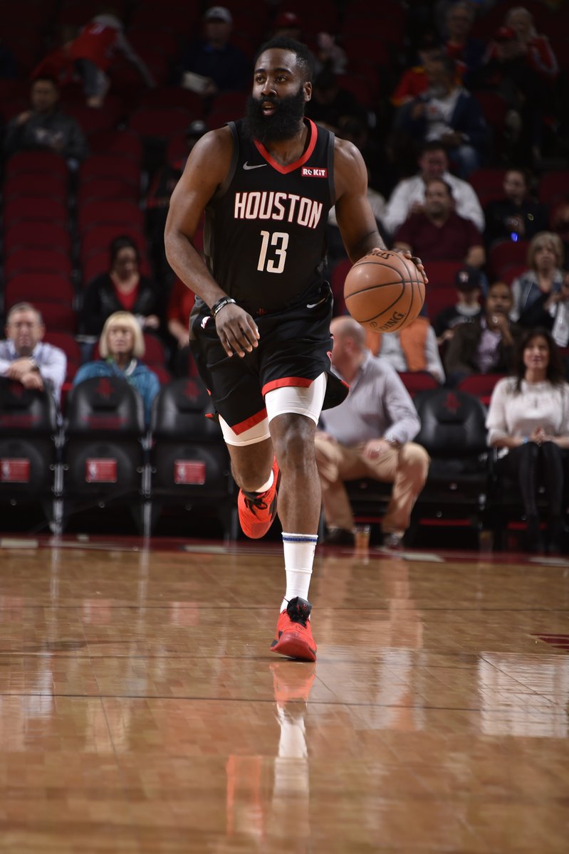 国米三后卫体系滴水不漏（国米三中卫防线固若金汤）