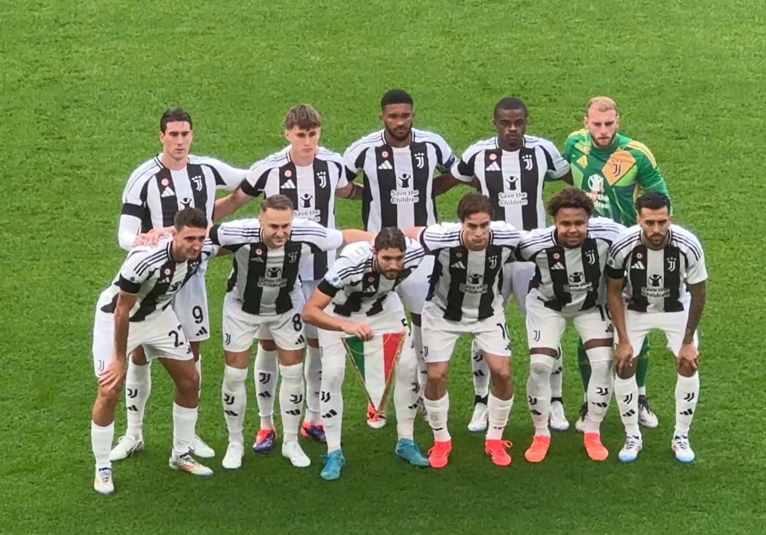 未能与武磊同场竞技，梅伦多夏窗加盟球队，13场贡献1球1助攻（与武磊错过同场，梅伦多夏窗来投，13战1球1助）