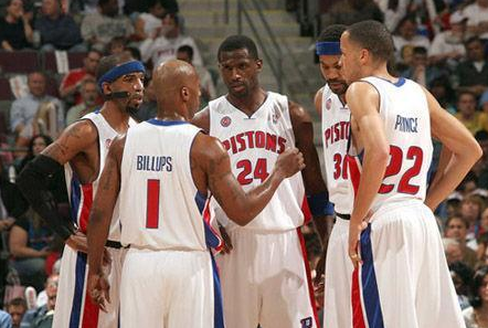 毫无竞争力，阿贾克斯本赛季欧冠5战全败仅进1球净负15球垫底（阿贾克斯欧冠表现低迷：5战皆负仅入1球，净负15球小组垫底）