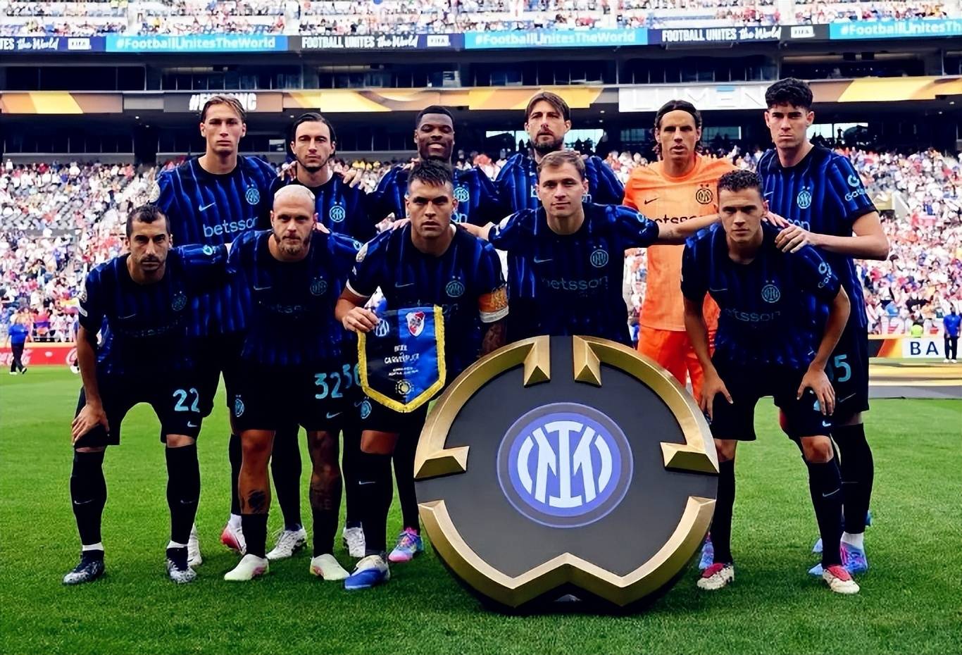 前妻：和布冯离婚后，花了很长时间才接受别人的追求（布冯前妻：离婚后很久才愿意接受他人的追求）