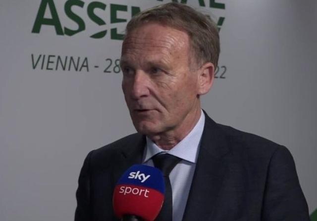 众名宿挺梅努：自家天才不受待见，要在别队曼联又会天价求购（多位名宿力挺梅努：曼联自家天才遭冷落，若在他队红魔必砸天价求购）