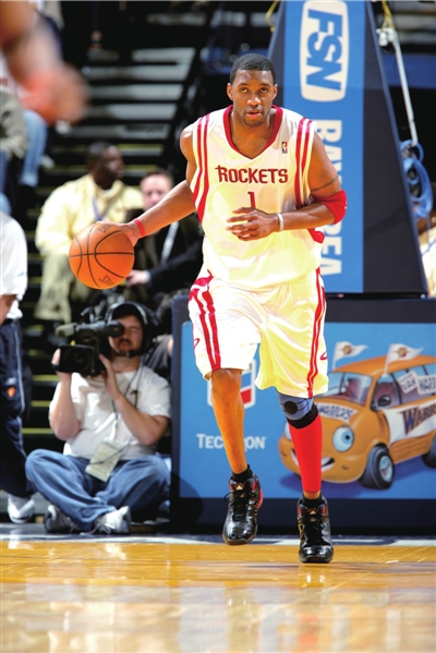 支持河南队，一河南球迷从航体骑三轮车前往足协杯决赛地苏州（为河南队加油，河南球迷骑三轮自航体出发奔赴足协杯决赛地苏州）