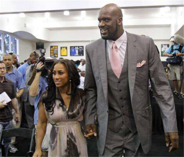 离谱！因内裤颜色与裁判发生争吵，印度球队果阿队长赛前染红（因内裤颜色与裁判争执，印度果阿队长赛前吃到红牌）