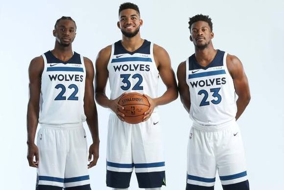 FIFPro最佳阵入围次数榜：梅西17次居首，姆巴佩6次进入前十（FIFPro最佳阵容入围次数榜：梅西17次领跑，姆巴佩6次跻身前十）