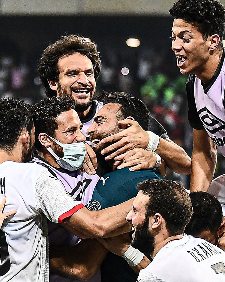 官方：阿贾克斯主帅海廷加下课；带队本赛季欧冠四战全败（阿贾克斯官宣海廷加下课，本季欧冠四战皆负）