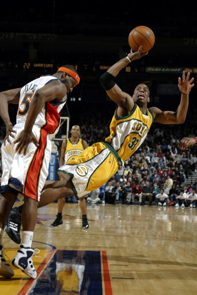 斯基拉：曼奇尼已与萨德签约1+2年，续约后年薪800万欧（斯基拉：曼奇尼加盟萨德签1+2合同，续约年薪达800万欧元）